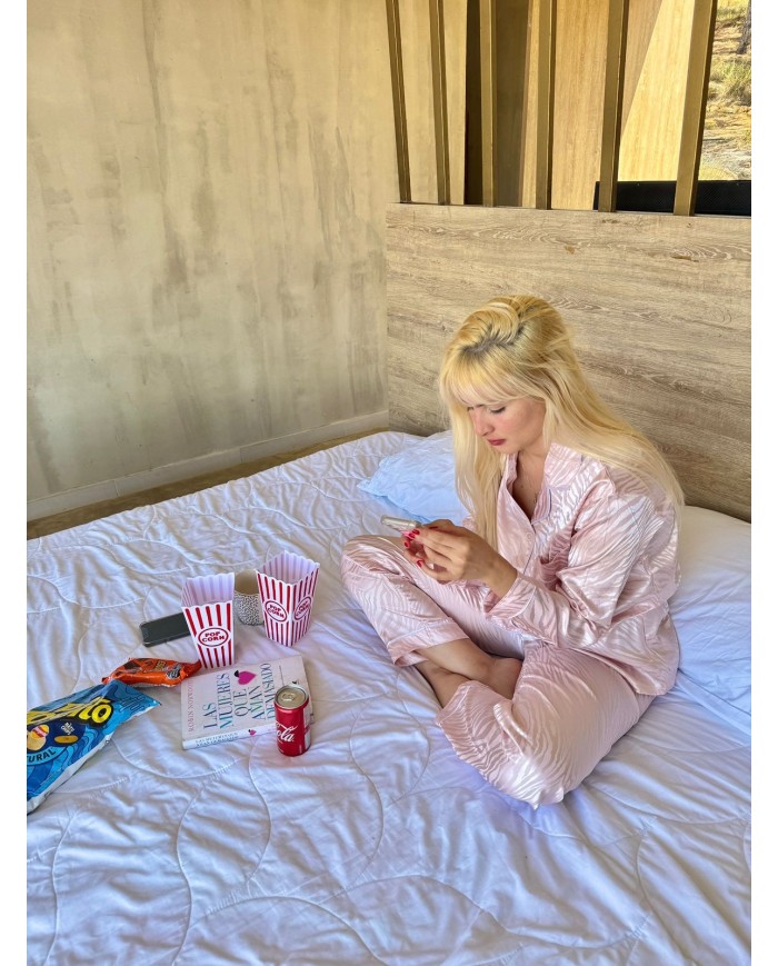 Pijamas exclusivas de alta calidad para mujeres hermosas como tu.