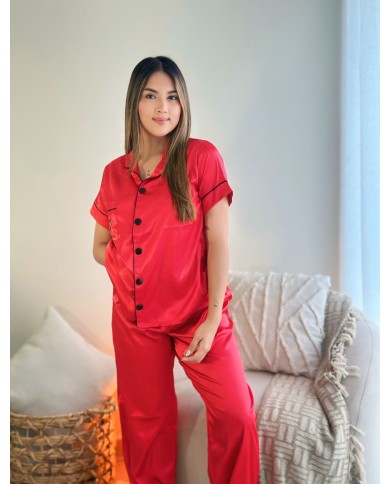 PIJAMA EN SATIN EXCLUSIVA PARA MUJERES HERMOSAS