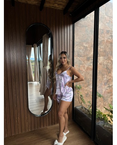 Elegante, cómoda y linda con pijamas AV