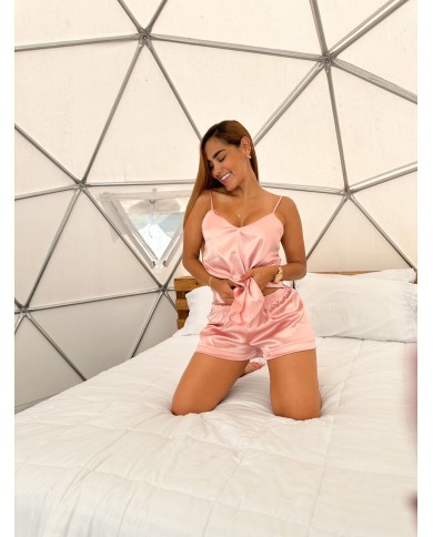Pijama básica unicolor en satín